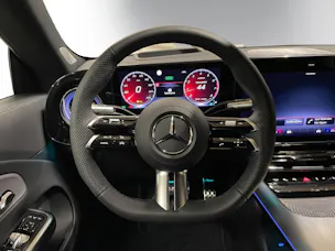 MERCEDES-BENZ CLA 220 8G-DCT 4Matic