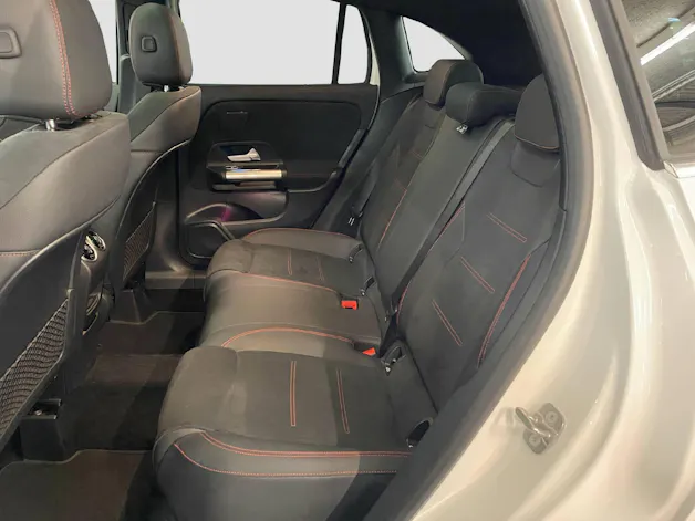 MERCEDES-BENZ GLA 250 Swiss Star AMG 4MATIC