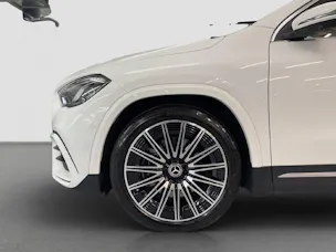 MERCEDES-BENZ GLA 250 Swiss Star AMG 4MATIC