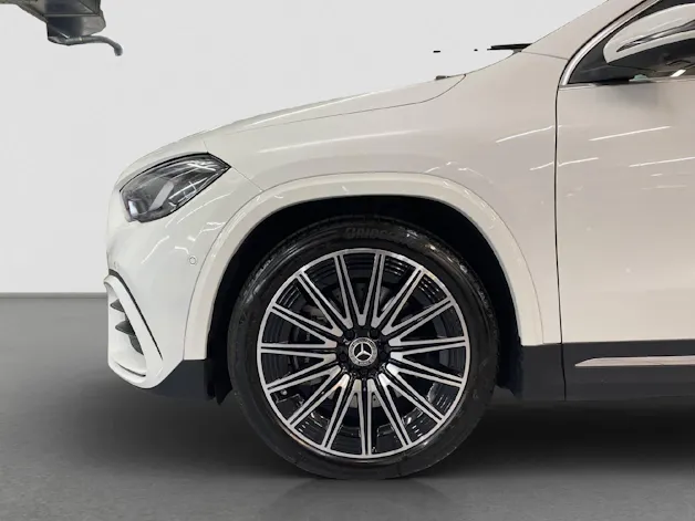 MERCEDES-BENZ GLA 250 Swiss Star AMG 4MATIC