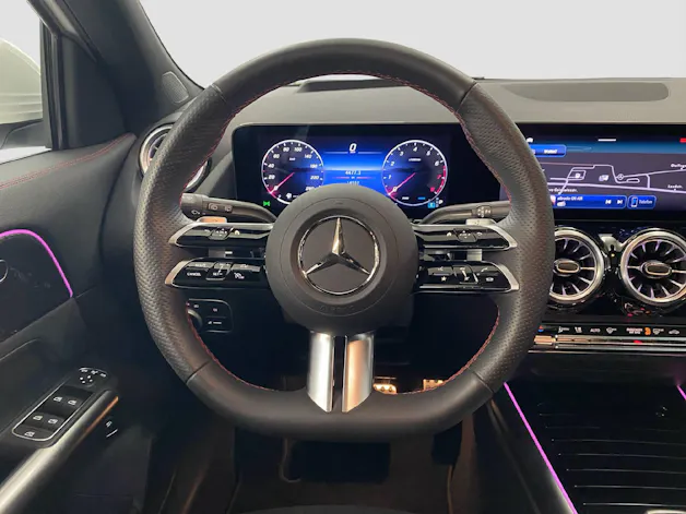 MERCEDES-BENZ GLA 250 Swiss Star AMG 4MATIC