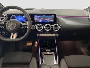 MERCEDES-BENZ GLA 250 Swiss Star AMG 4MATIC