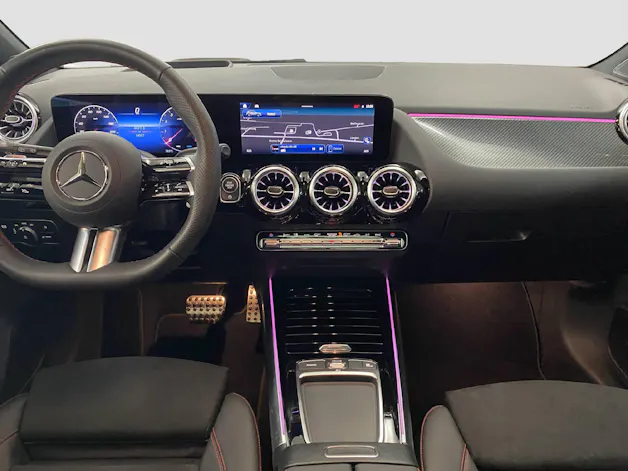MERCEDES-BENZ GLA 250 Swiss Star AMG 4MATIC