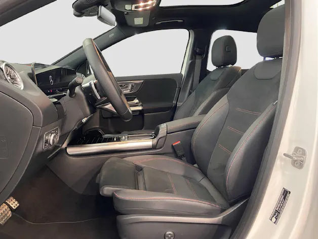 MERCEDES-BENZ GLA 250 Swiss Star AMG 4MATIC