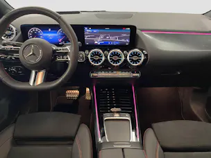 MERCEDES-BENZ GLA 250 Swiss Star AMG 4MATIC