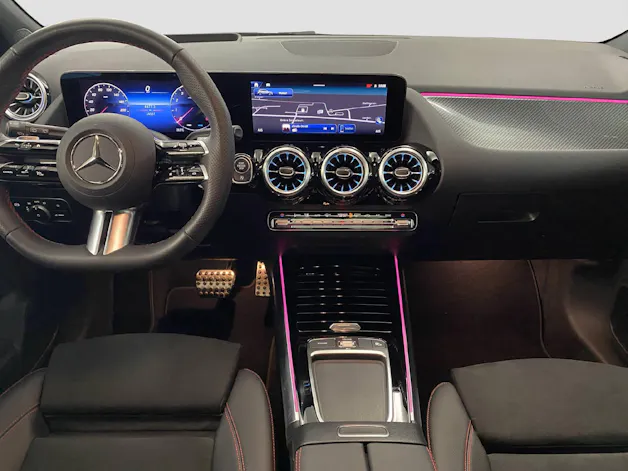 MERCEDES-BENZ GLA 250 Swiss Star AMG 4MATIC