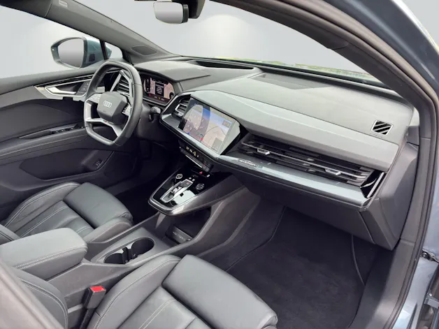 AUDI Q4 e-tron 45 quattro