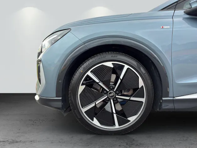 AUDI Q4 e-tron 45 quattro