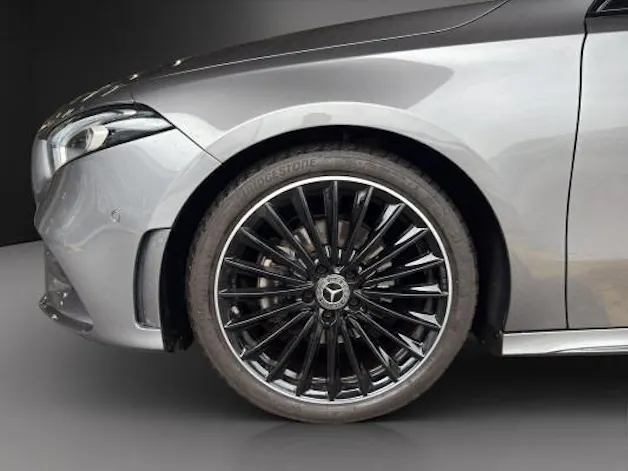 MERCEDES-BENZ A 200 AMG Line 8G 4M