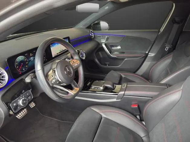 MERCEDES-BENZ A 200 AMG Line 8G 4M