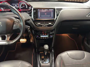 PEUGEOT 2008 1.2 PureTech GT Line EAT6