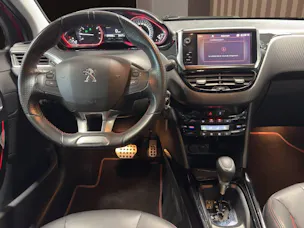 PEUGEOT 2008 1.2 PureTech GT Line EAT6