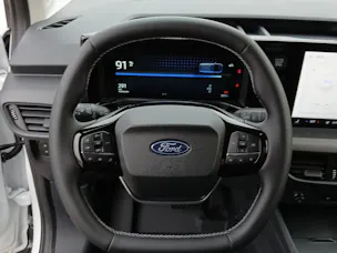 FORD E-Transit Courier Van Trend