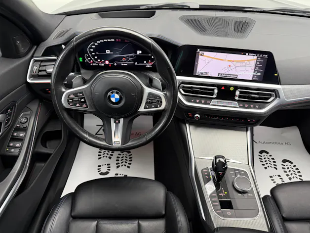 BMW 320d xDrive 48V Steptronic M Sport Black Saphir / 360° Kamera / H&K Soundsystem / Head-Up-Display / Leder / LED-Cockpit /
