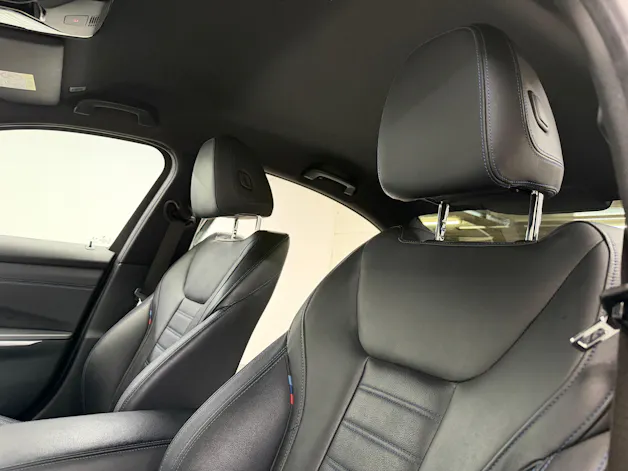 BMW 320d xDrive 48V Steptronic M Sport Black Saphir / 360° Kamera / H&K Soundsystem / Head-Up-Display / Leder / LED-Cockpit /