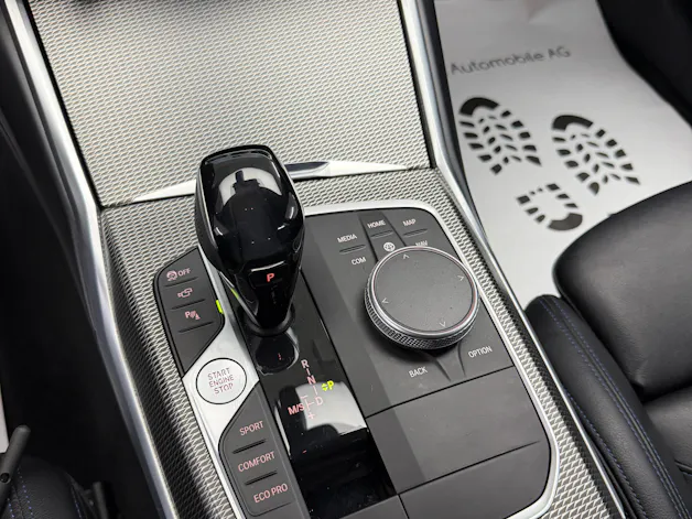BMW 320d xDrive 48V Steptronic M Sport Black Saphir / 360° Kamera / H&K Soundsystem / Head-Up-Display / Leder / LED-Cockpit /