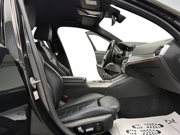 BMW 320d xDrive 48V Steptronic M Sport Black Saphir / 360° Kamera / H&K Soundsystem / Head-Up-Display / Leder / LED-Cockpit /