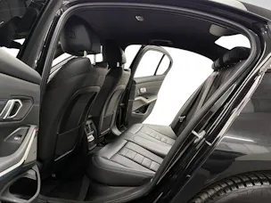 BMW 320d xDrive 48V Steptronic M Sport Black Saphir / 360° Kamera / H&K Soundsystem / Head-Up-Display / Leder / LED-Cockpit /
