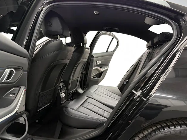 BMW 320d xDrive 48V Steptronic M Sport Black Saphir / 360° Kamera / H&K Soundsystem / Head-Up-Display / Leder / LED-Cockpit /