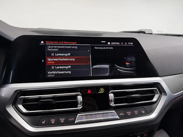BMW 320d xDrive 48V Steptronic M Sport Black Saphir / 360° Kamera / H&K Soundsystem / Head-Up-Display / Leder / LED-Cockpit /