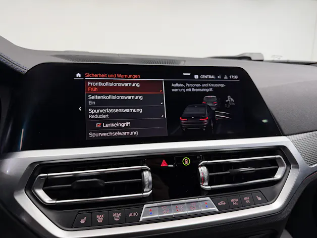 BMW 320d xDrive 48V Steptronic M Sport Black Saphir / 360° Kamera / H&K Soundsystem / Head-Up-Display / Leder / LED-Cockpit /