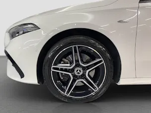 MERCEDES-BENZ A 250 e EQ Star AMG Line