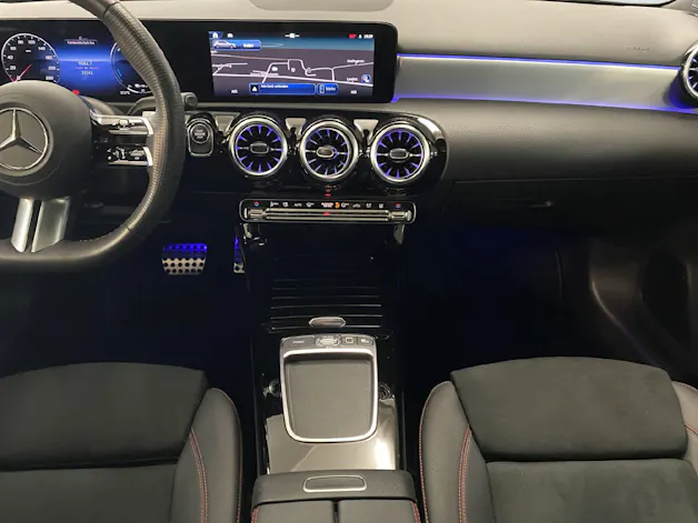 MERCEDES-BENZ A 250 e EQ Star AMG Line