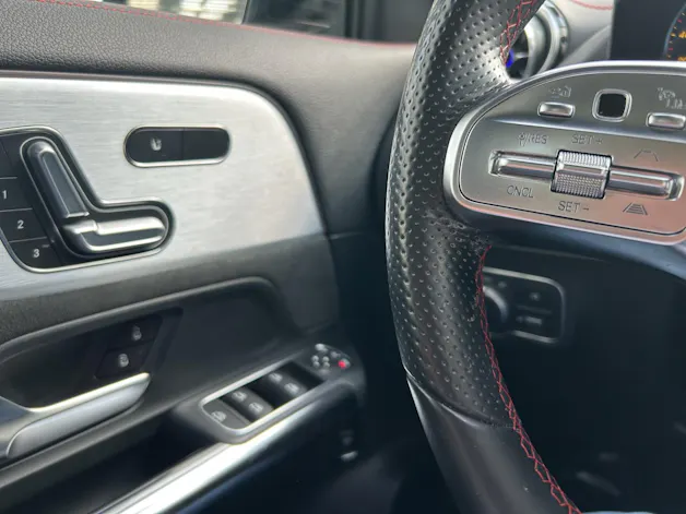 MERCEDES-BENZ EQA 350 AMG Line 4Matic