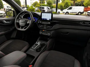 FORD Kuga 2.5 FHEV ST-Line X 4WD