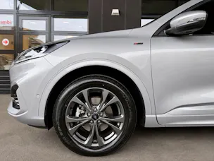 FORD Kuga 2.5 FHEV ST-Line X 4WD