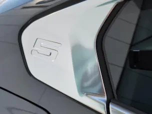 BMW i5 xDrive40