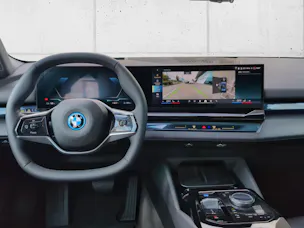 BMW i5 xDrive40