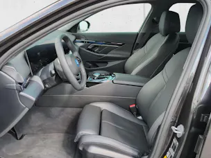 BMW i5 xDrive40