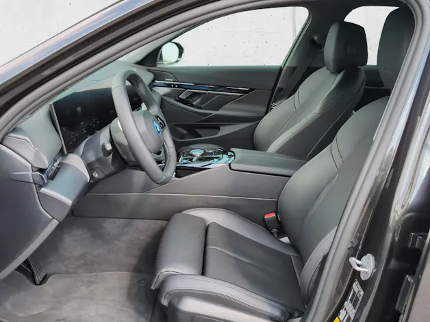 BMW i5 xDrive40