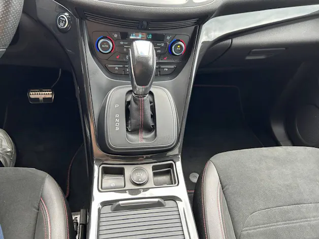 FORD Kuga 2.0 TDCi 180 ST-Line FPS 4x4