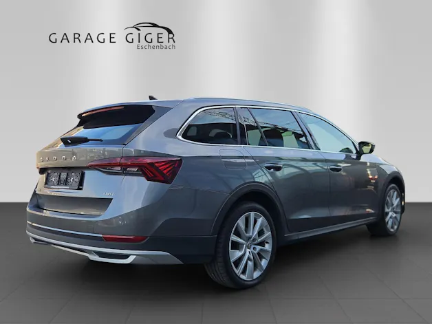 SKODA Octavia Combi 2.0 TSI DSG Scout 4x4