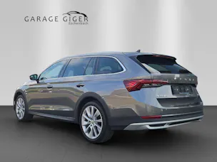 SKODA Octavia Combi 2.0 TSI DSG Scout 4x4