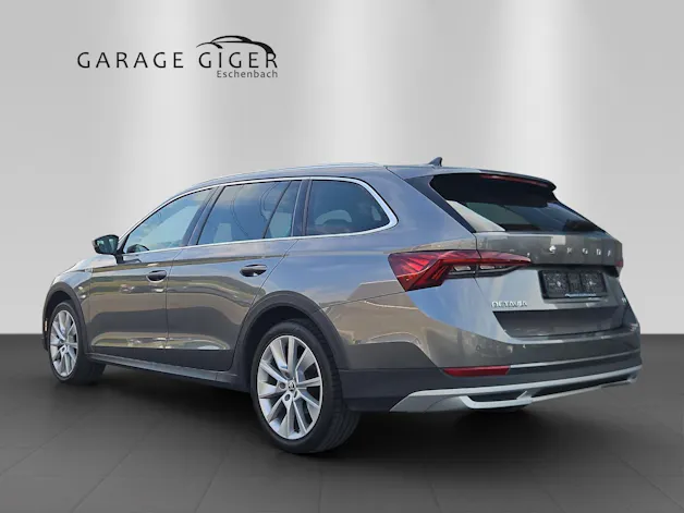 SKODA Octavia Combi 2.0 TSI DSG Scout 4x4