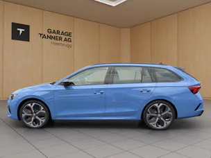 SKODA Octavia Combi 2.0 TSI DSG RS 30 Years Edition