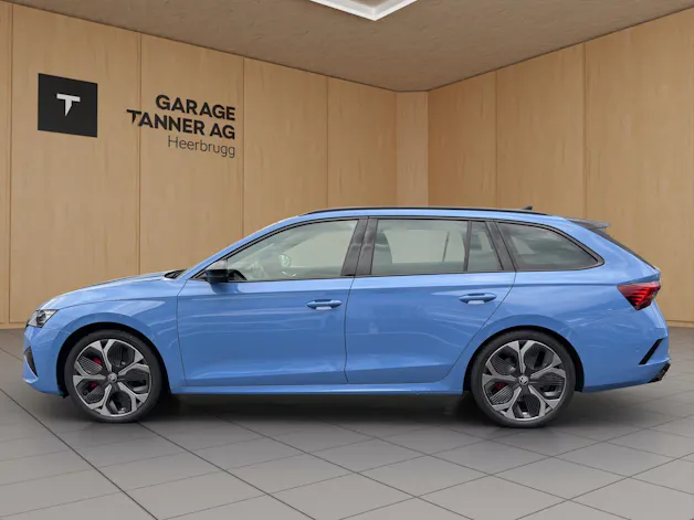 SKODA Octavia Combi 2.0 TSI DSG RS 30 Years Edition