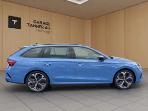 SKODA Octavia Combi 2.0 TSI DSG RS 30 Years Edition