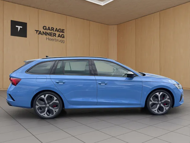SKODA Octavia Combi 2.0 TSI DSG RS 30 Years Edition