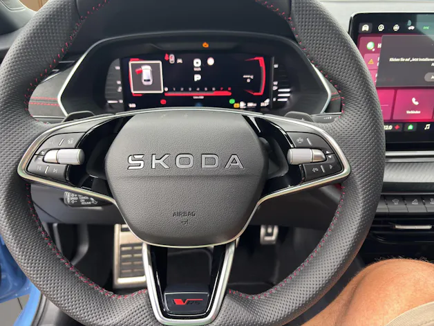SKODA Octavia Combi 2.0 TSI DSG RS 30 Years Edition