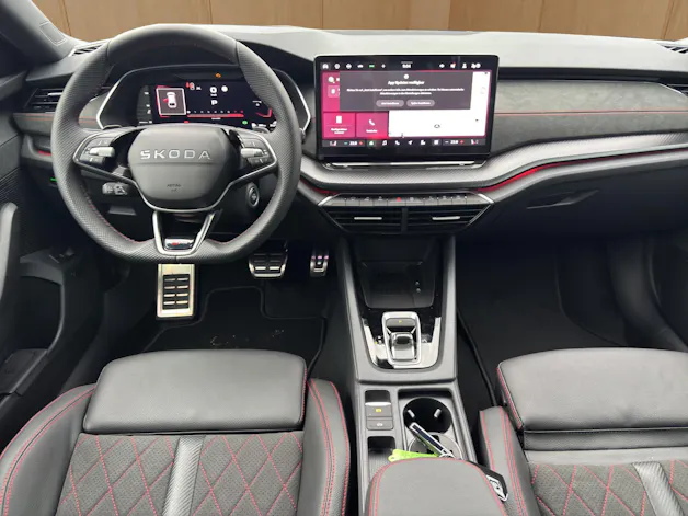 SKODA Octavia Combi 2.0 TSI DSG RS 30 Years Edition