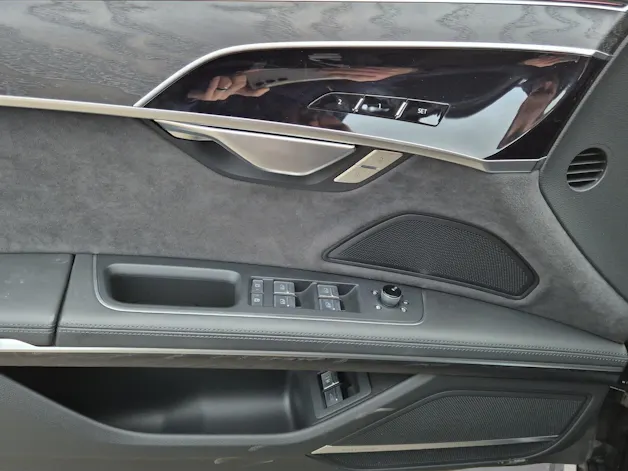 AUDI A8 60 TFSI e quattro tiptronic