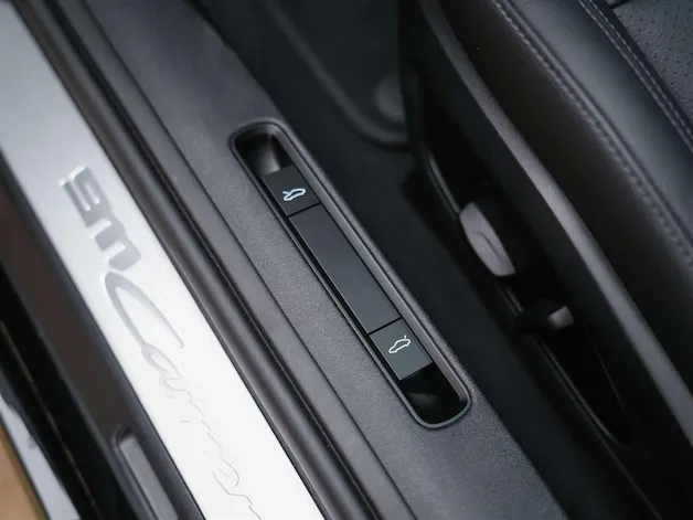 PORSCHE 911 Coupé 3.0 Carrera PDK *Bose Surround*Matrix LED*Lenkradheizung*
