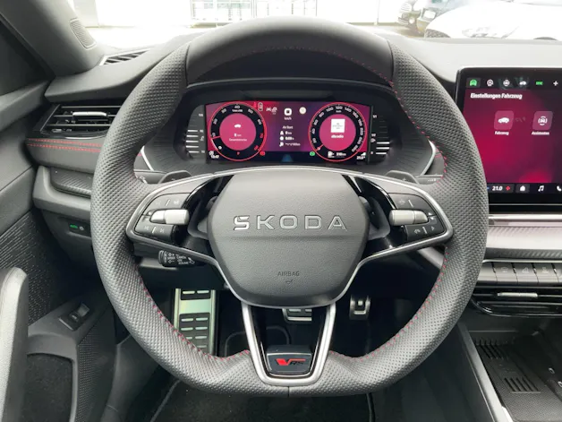 SKODA Octavia Combi 2.0 TSI DSG RS