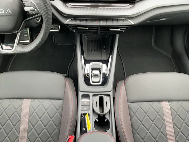 SKODA Octavia Combi 2.0 TSI DSG RS