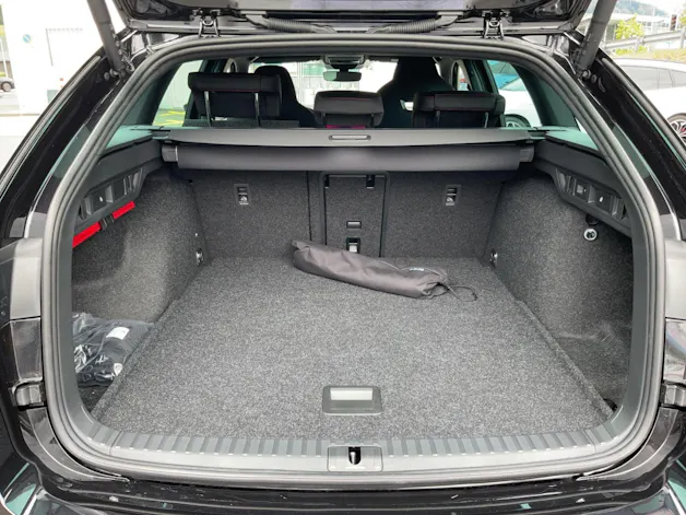 SKODA Octavia Combi 2.0 TSI DSG RS