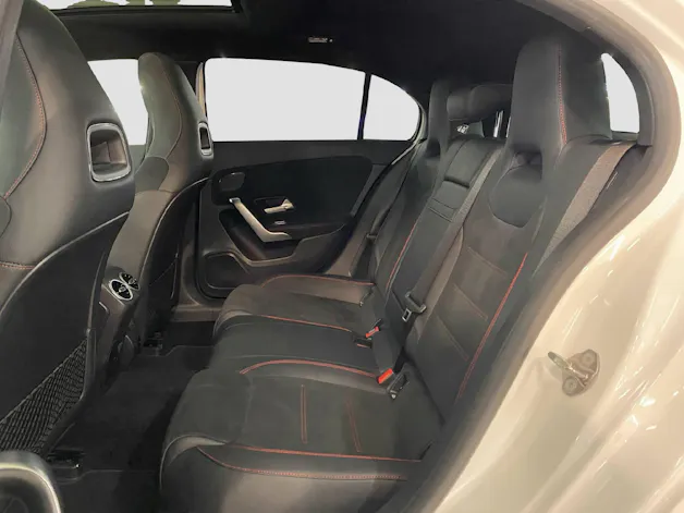 MERCEDES-BENZ A 180 AMG Line